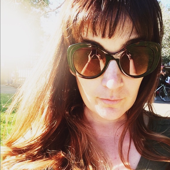 Meet your Poshers Katy + Anna - Picture 2 of 4