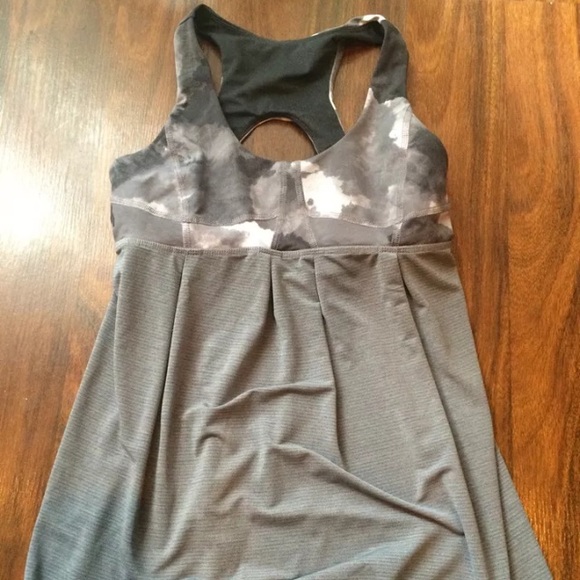 EUC, Lululemon tank, blotted ink- sz 7 - Picture 1 of 4