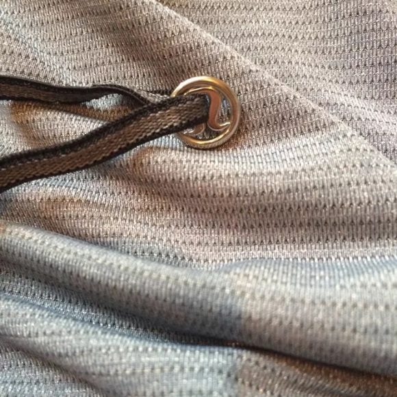 EUC, Lululemon tank, blotted ink- sz 7 - Picture 4 of 4