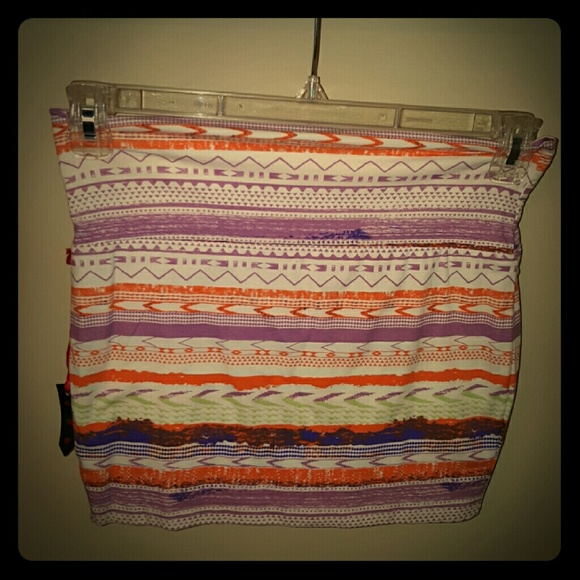 Aztec inspired mini skirt - Picture 1 of 1
