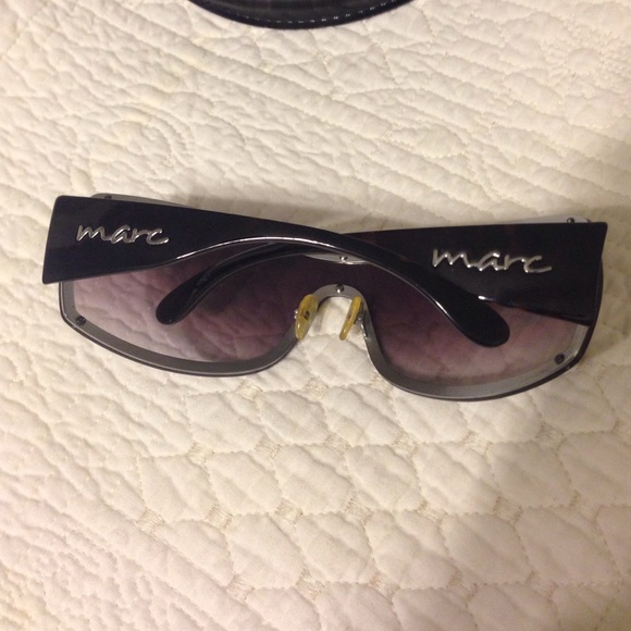 Marc Jacobs Sunglasses - Picture 2 of 3
