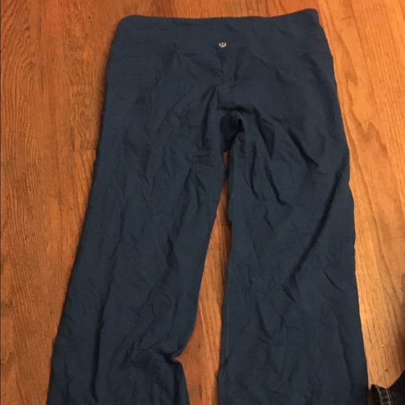 Dark blue lulu lemon yoga pants