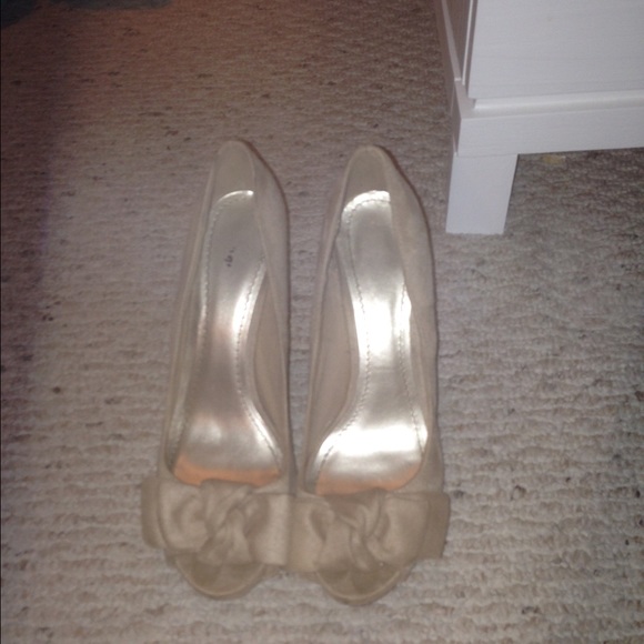 Cute tan heels