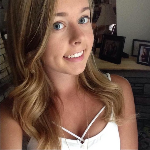 Meet your Posher, Kayla - Picture 1 of 1