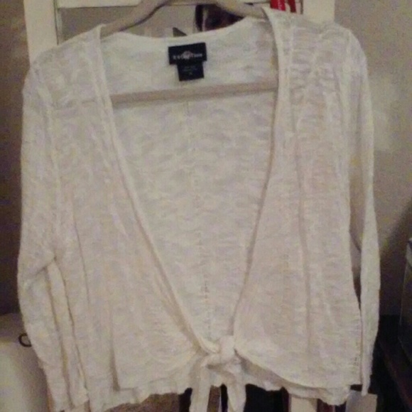 Front tie shrug