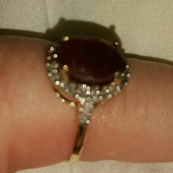 Gorgeous ring - Picture 2 of 2