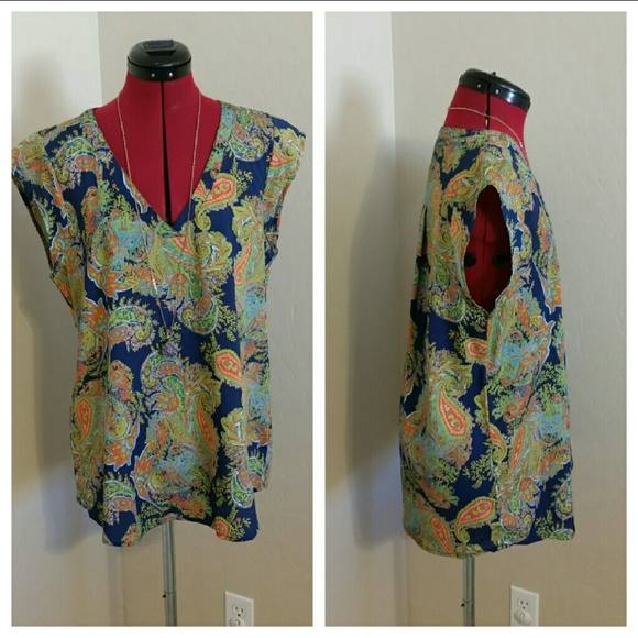 Daniel Rainn v-neck paisley woven blouse