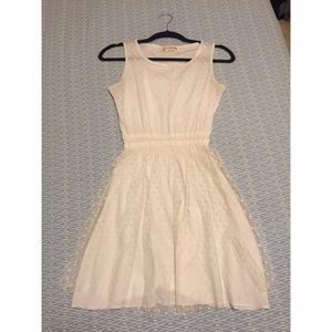 Really cute fit and flare dress in a size medium!