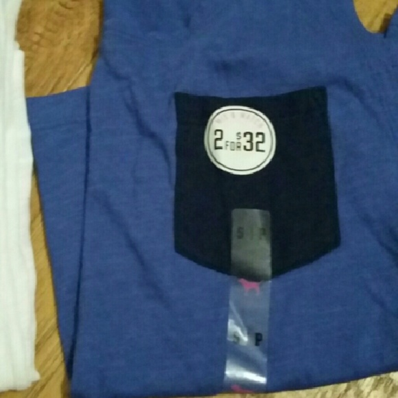 Closet closing sale! PINK VS 3 tank top bundle - Picture 3 of 4