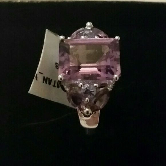 Beautiful ring - Picture 2 of 2