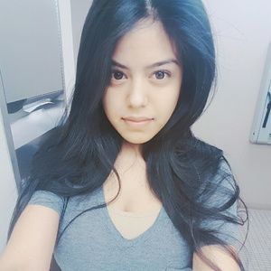 Meet your Posher, Mia