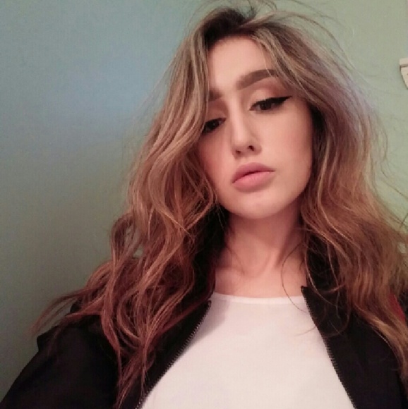 Meet your Posher, Savannah