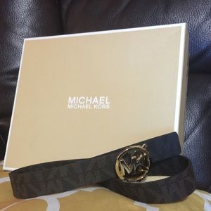 💋SALE💋 Michael Kors Reversible Belt