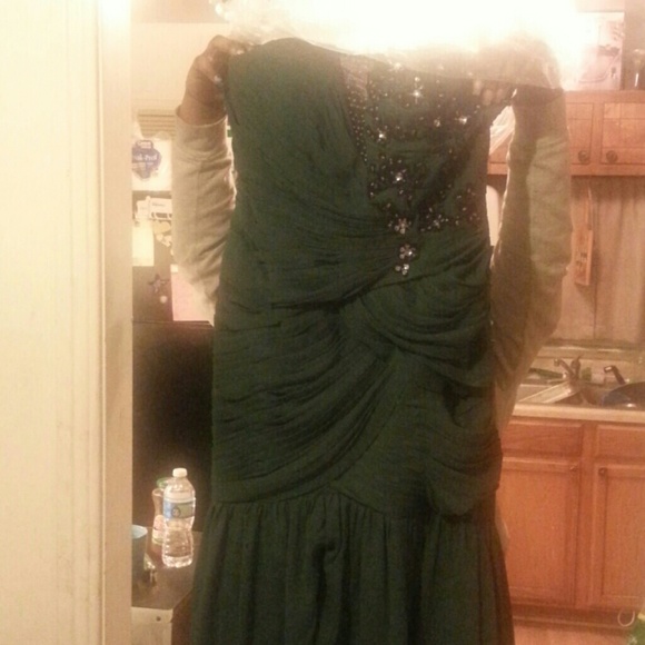 Green prom dress - Picture 4 of 4
