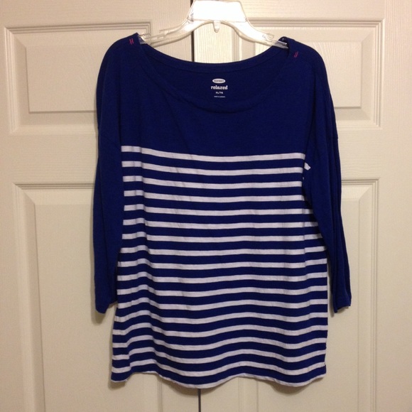 π Old Navy Royal Blue and White 3/4 Topπ - Picture 2 of 4
