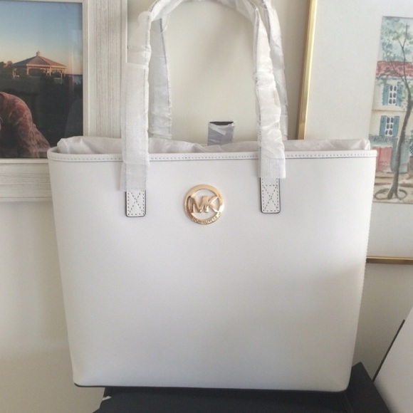 Michael Kors Handbags - ✨Michael Kors✨ Saffiano White Leather Tote NEW