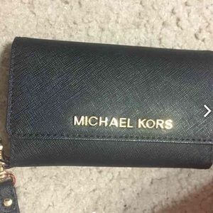 Michael kors wristlet