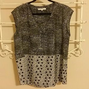 Daniel Rainn black and cream v-neck blouse