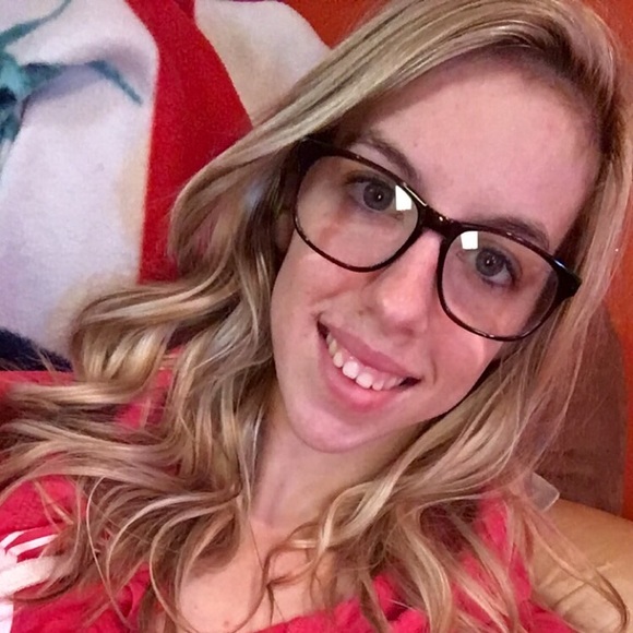 Meet your Posher, Brittany - Picture 1 of 1