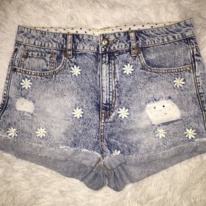 High waisted Daisy shorts