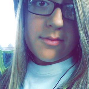 Meet your Posher, Desiree