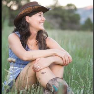 Meet your Posher, Julieann