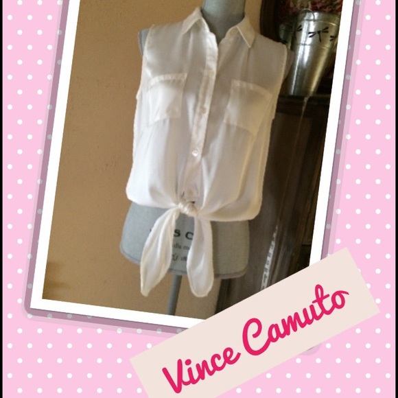 🌷Vince Camuto sleeveless tie-front cream blouse.