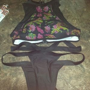 Womans sexy bikini/swim suit/bathing suit