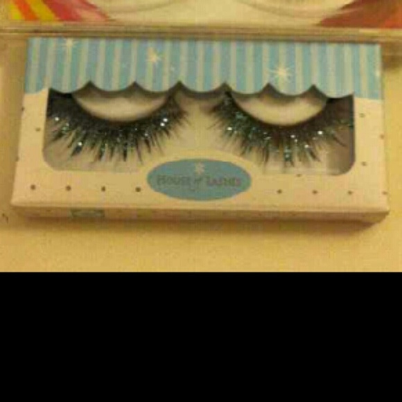 House of lashes - Picture 1 of 1