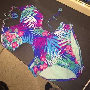 One piece swim suit