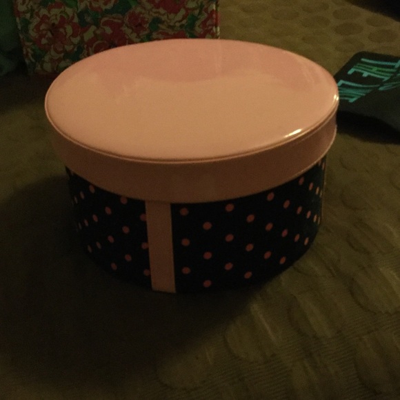 Polka dot box