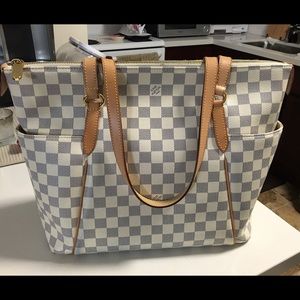 Louie Vuitton blue totally MM authentic