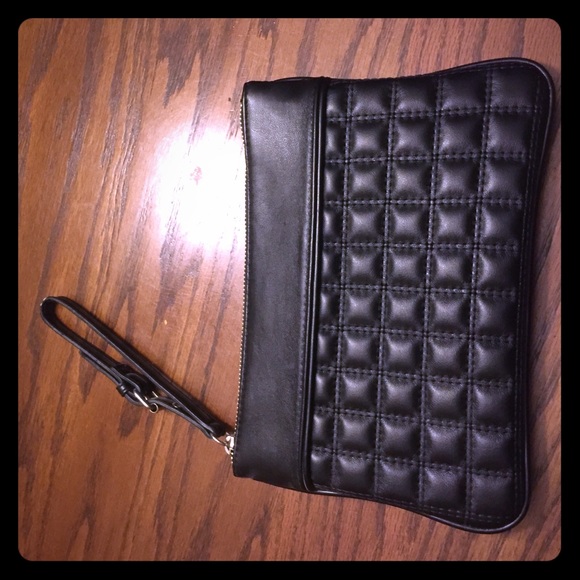 Wristlet express black