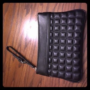 Wristlet express black