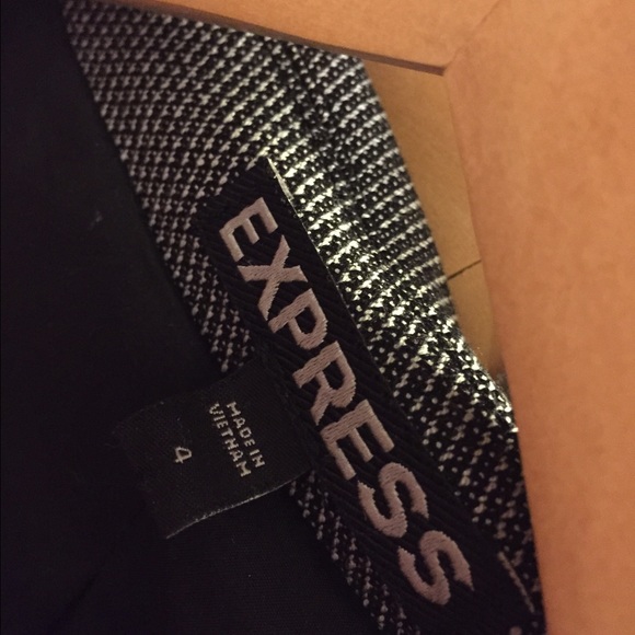 NWOT Express Suit - Size 4 Price FIRM - Picture 3 of 3