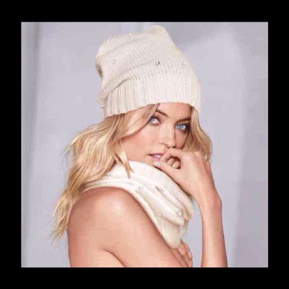 Victoria's Secret scarf beanie matching set NIB