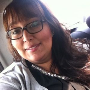 Meet your Posher, Mona