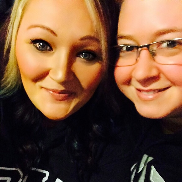 Meet your Posher, Cortney
