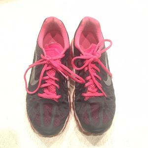 🚫🚫SOLD!!!!Nike Athletic Shoes Air Max 2011