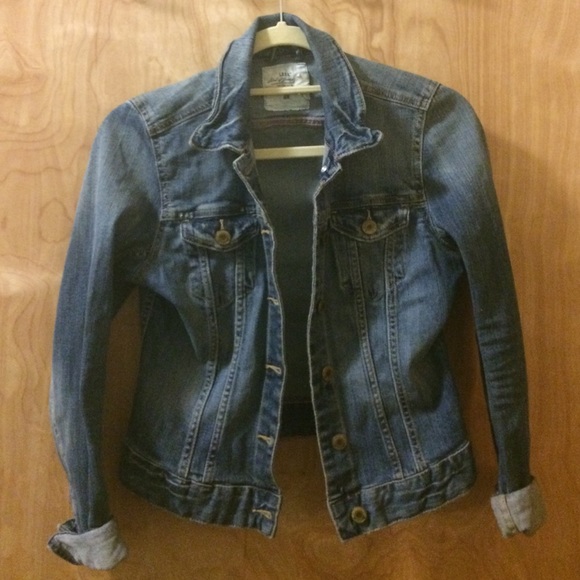 H&M Jackets & Blazers - Closet clear out! H&M denim jacket