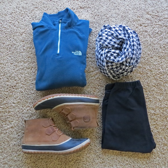 ❌ SOLD! ❌ North Face TKA 100 Microvelour 1/4-Zip - Picture 1 of 4