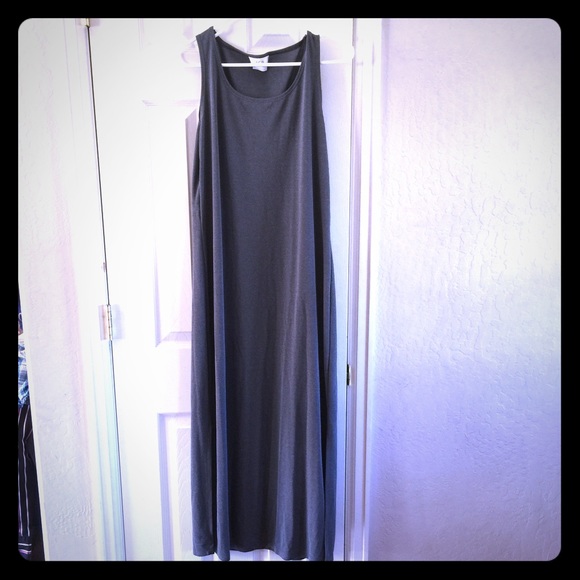 Grey long dress with tie in back.