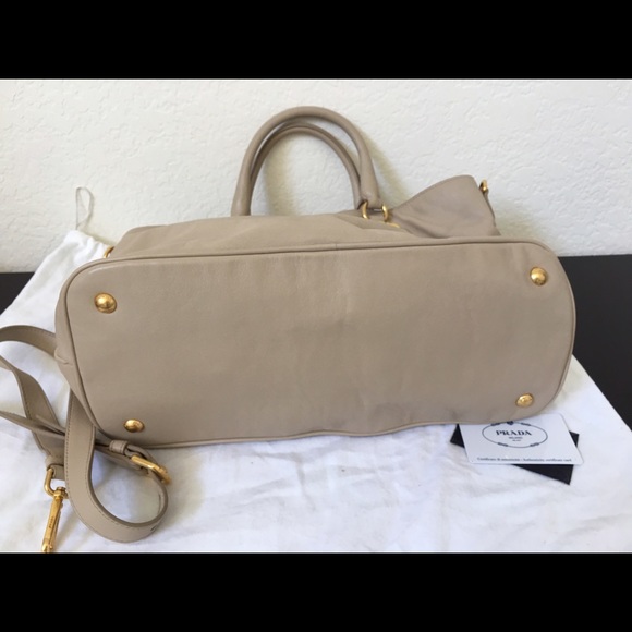 Prada bag - Picture 2 of 2