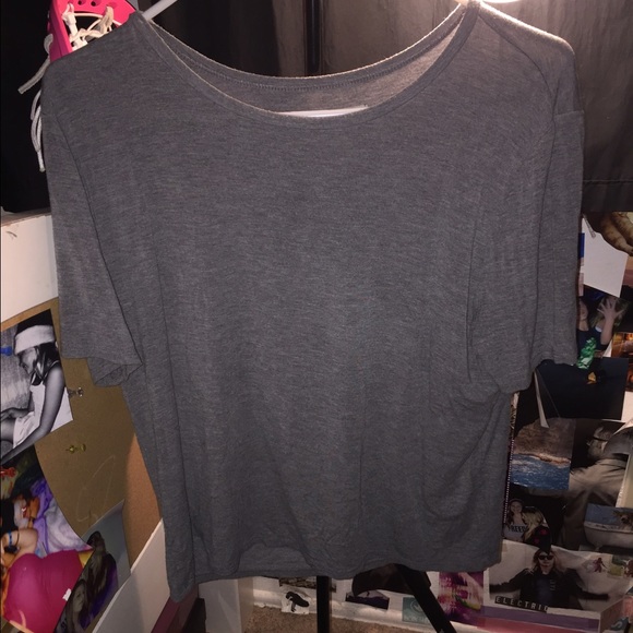 grey tshirt