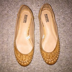 Tan flats