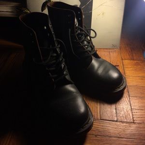 🚫🚫Dr. Martens Air Wair. New! Never worn. 🚫🚫