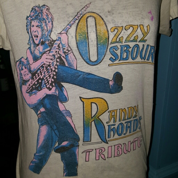 How  awesome is this vintage Randy Rhodes Tee - Picture 4 of 4