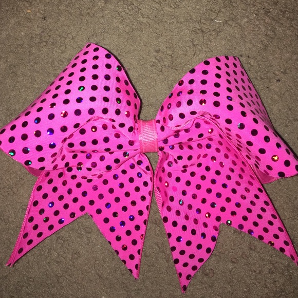 Cheerleading competition bow