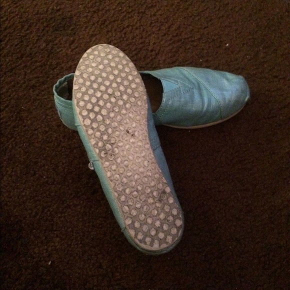 Toms - Picture 3 of 4