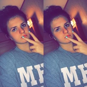 Meet your Posher, Alexia